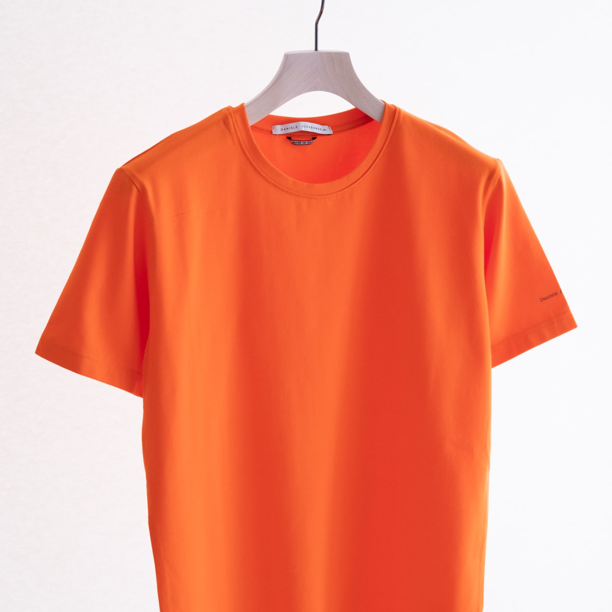 マリア ジーロ ウニート ショート スリーブ Tシャツ（2色）｜DANIELE ALESSANDRINI