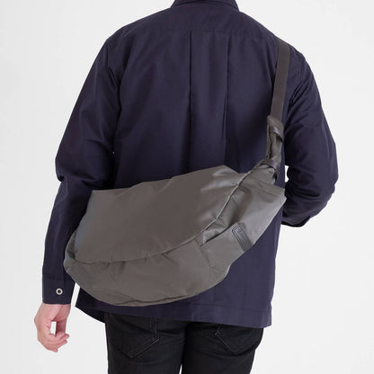 アーク ソリッド ショルダーバッグ M（3色）｜master-piece
