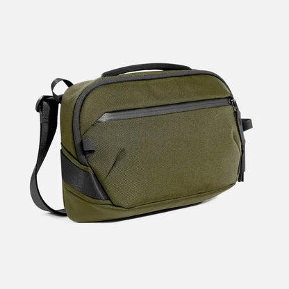 Aer Day Sling 4 Max（2色）