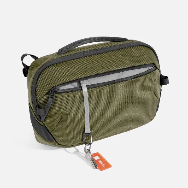 Aer Day Sling 4 Max（2色）