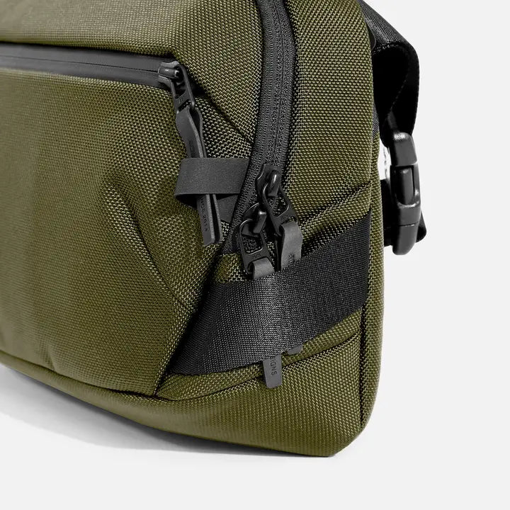 Aer Day Sling 4 Max（2色）