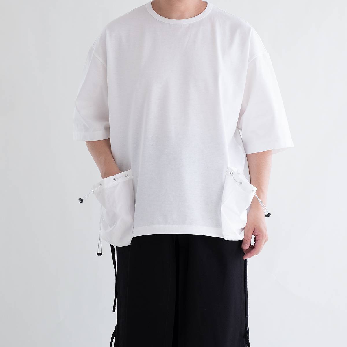 パース ポケット S/S Tシャツ（2色）｜DISCOVERED