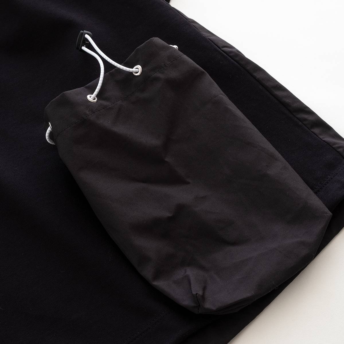 パース ポケット S/S Tシャツ（2色）｜DISCOVERED