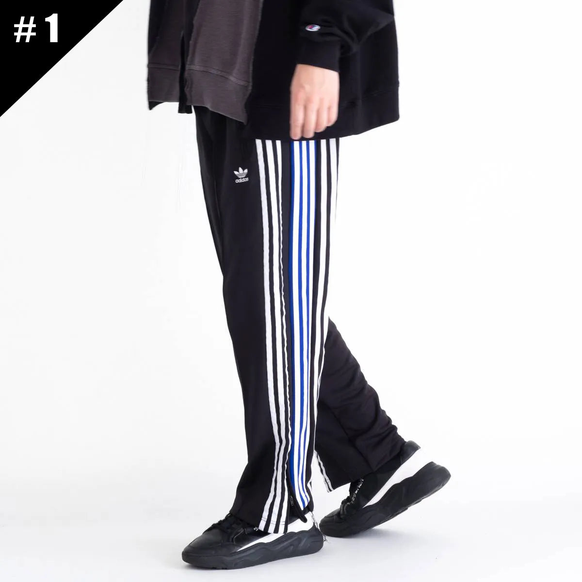 DISCOVERED DOCKING WIDE TRACK PANTS（2型）