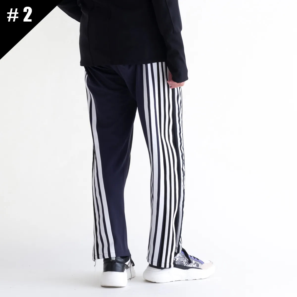 DISCOVERED DOCKING WIDE TRACK PANTS（2型）