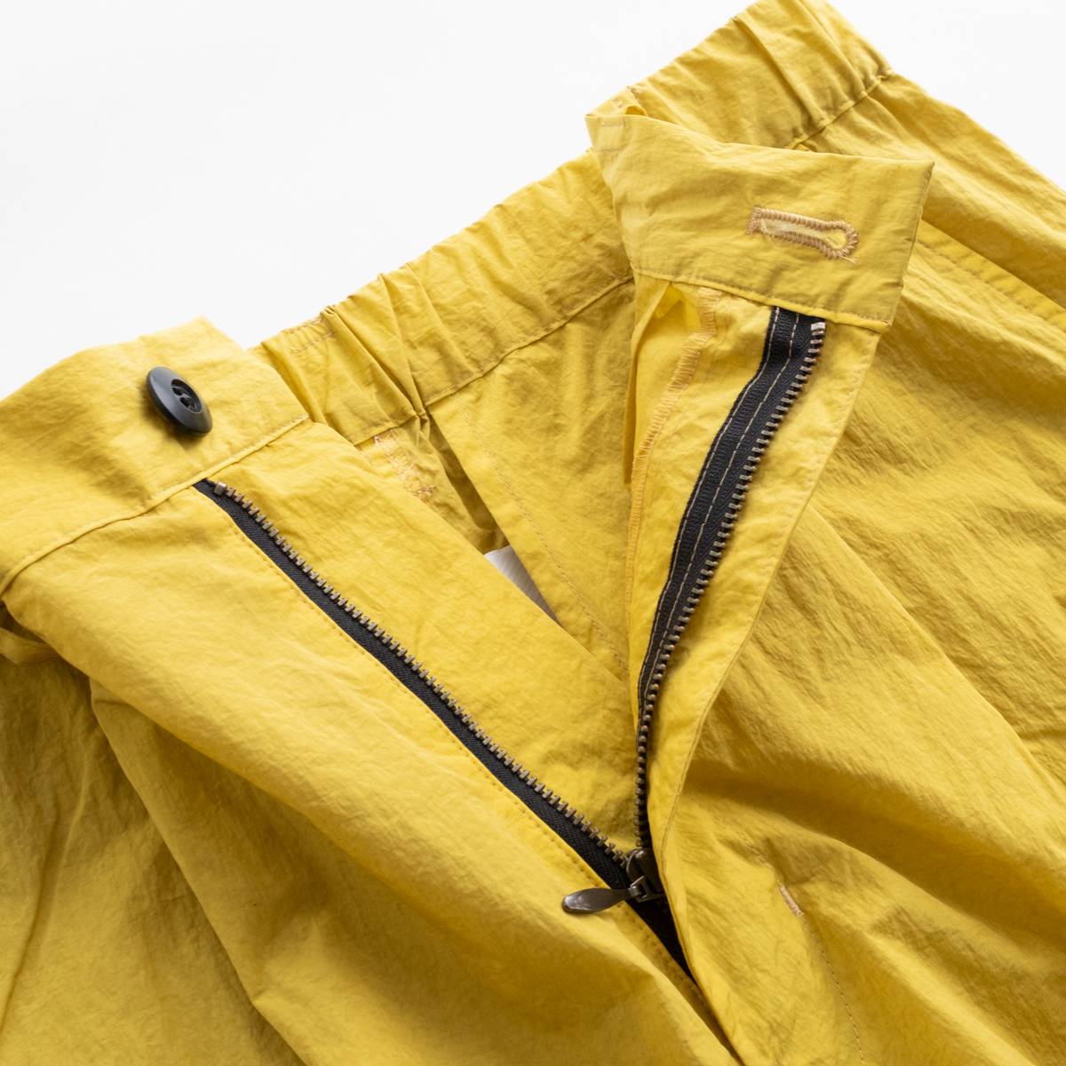 prasthana（プラスターナ）parachute over trousers OD 正規取扱通販