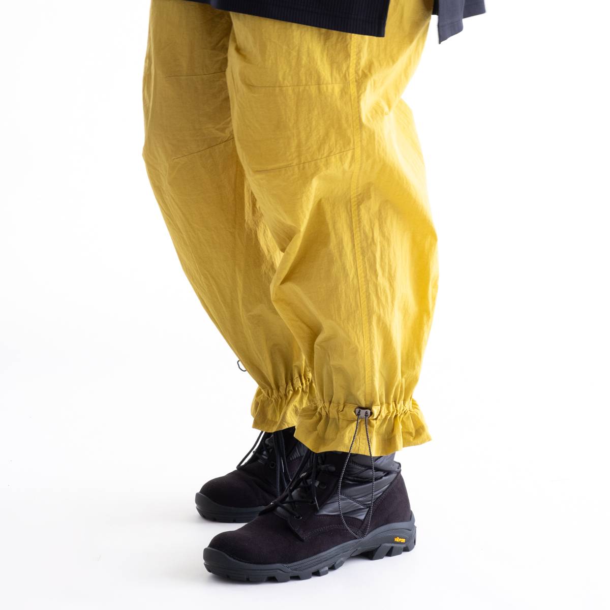prasthana（プラスターナ）parachute over trousers OD 正規取扱通販
