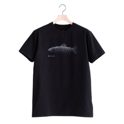 トーンドトラウト コラボ サイン オブ フィッシュ Tシャツ（2色）｜Snow Peak