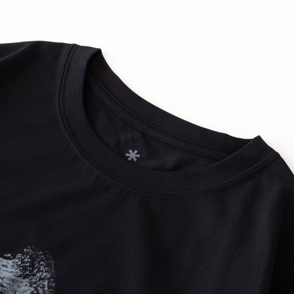 トーンドトラウト コラボ サイン オブ フィッシュ Tシャツ（2色）｜Snow Peak