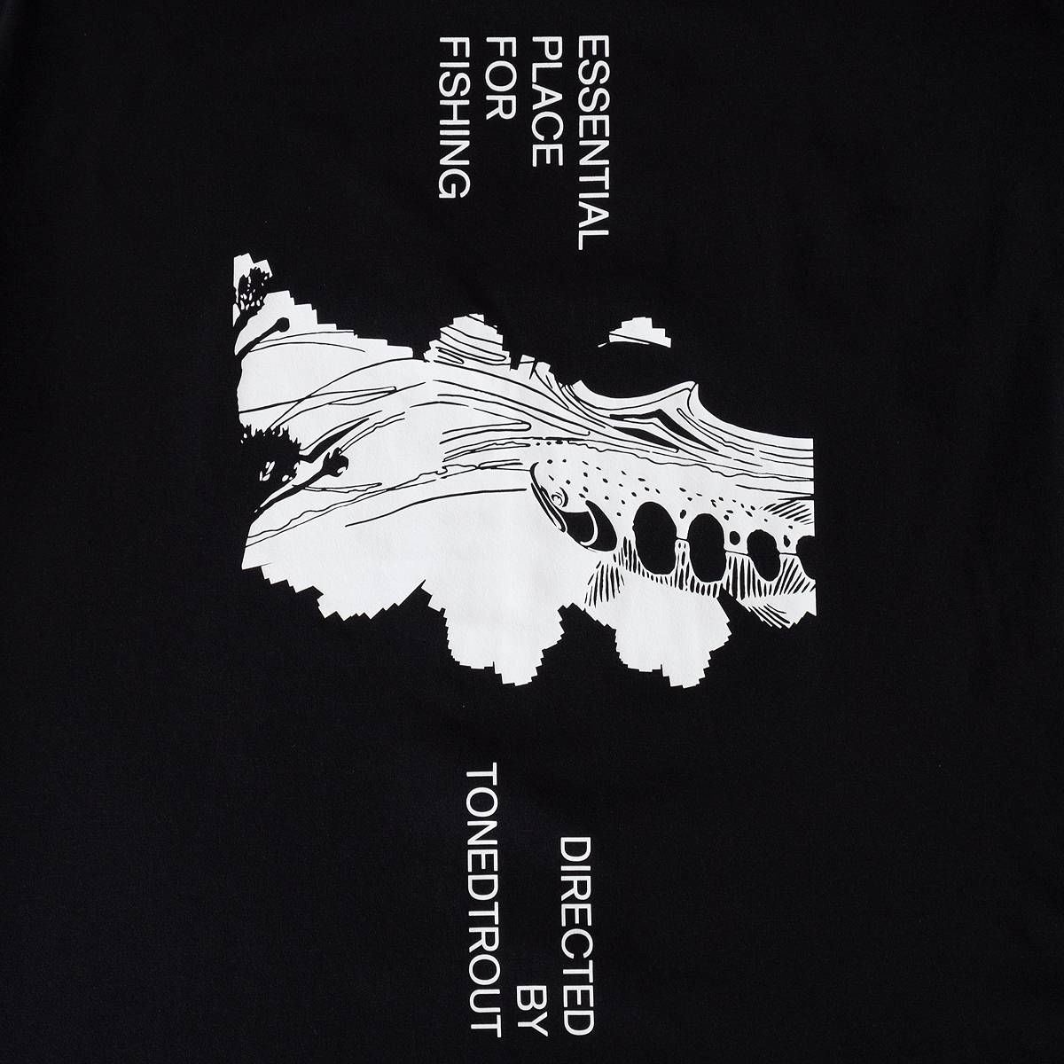 トーンドトラウト コラボ スイミング フィッシュ Tシャツ（2色）｜Snow Peak
