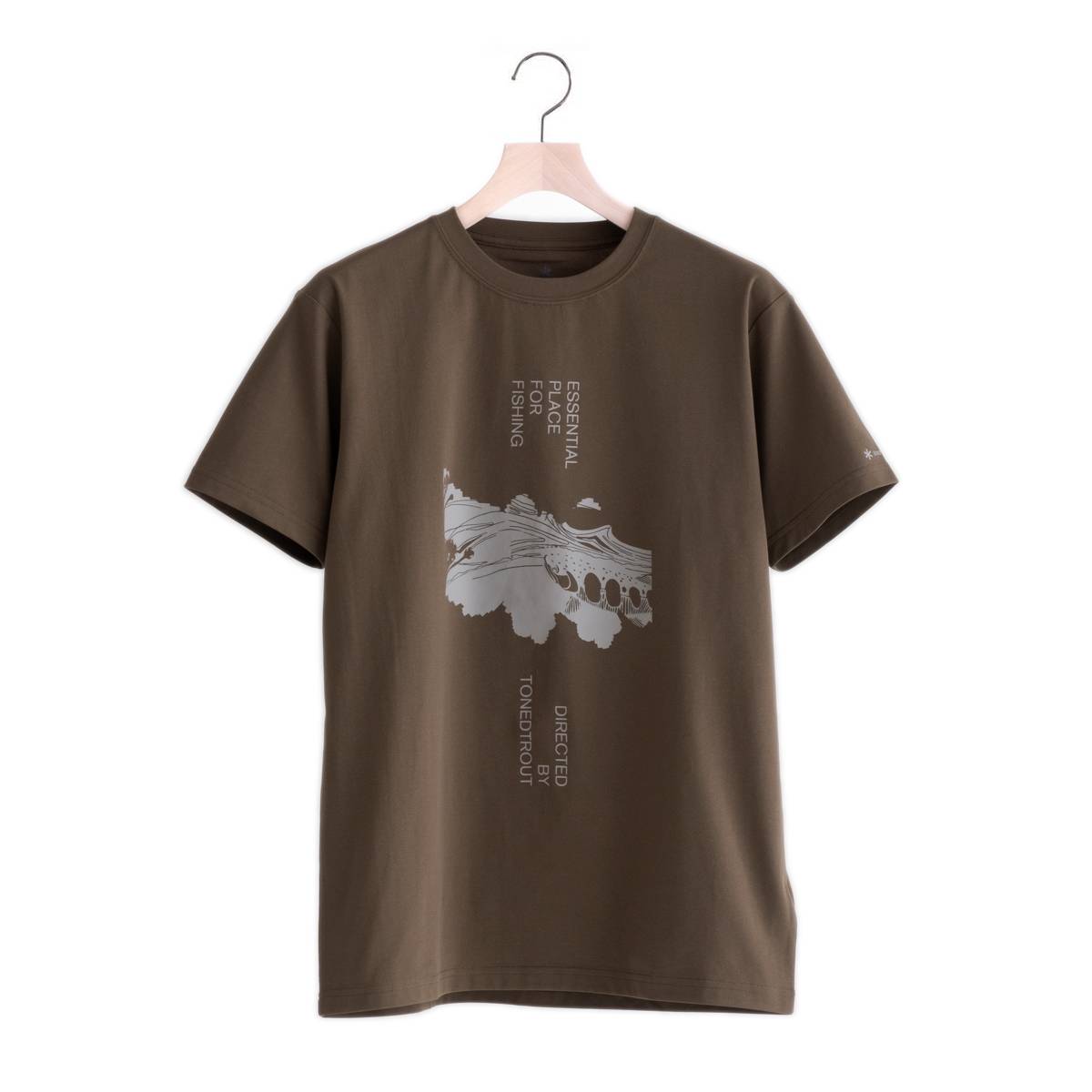 トーンドトラウト コラボ スイミング フィッシュ Tシャツ（2色）｜Snow Peak