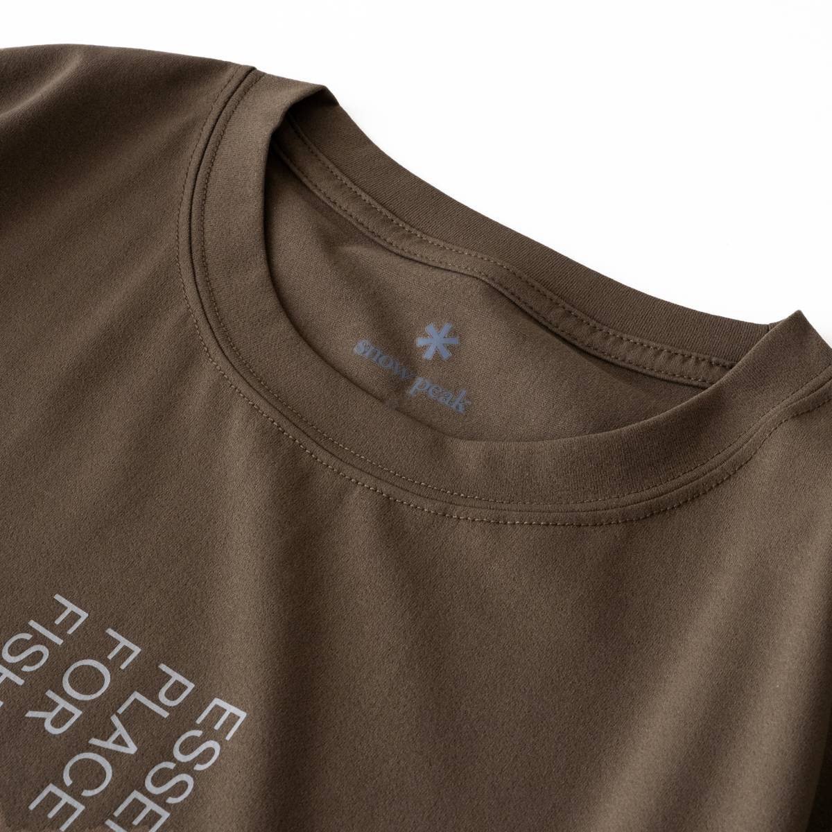 トーンドトラウト コラボ スイミング フィッシュ Tシャツ（2色）｜Snow Peak
