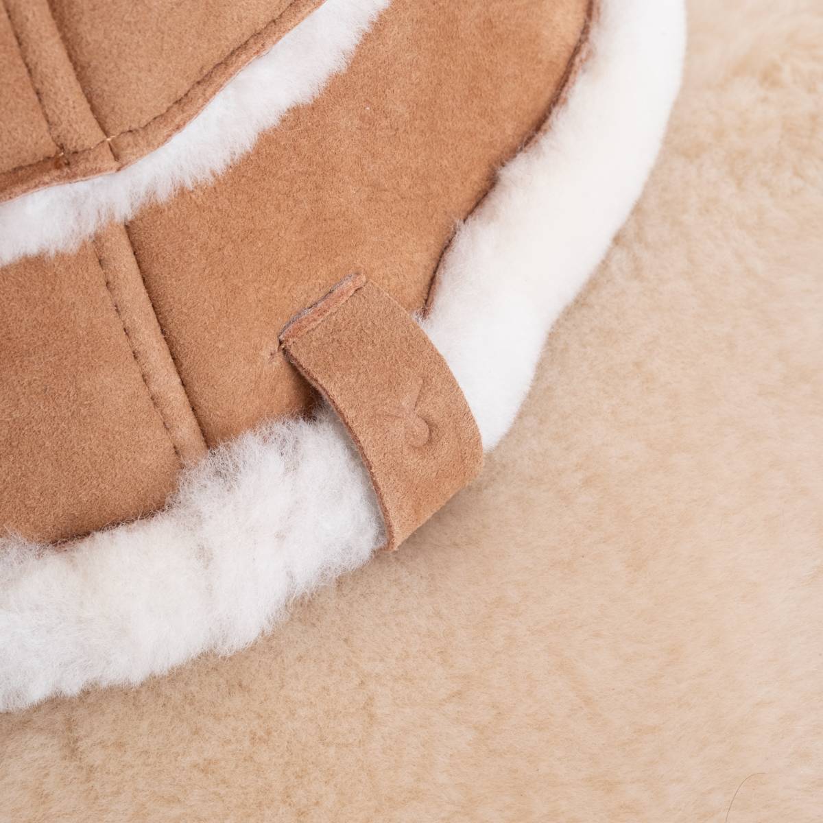 WOMEN EMU Australia Sheepskin Hat