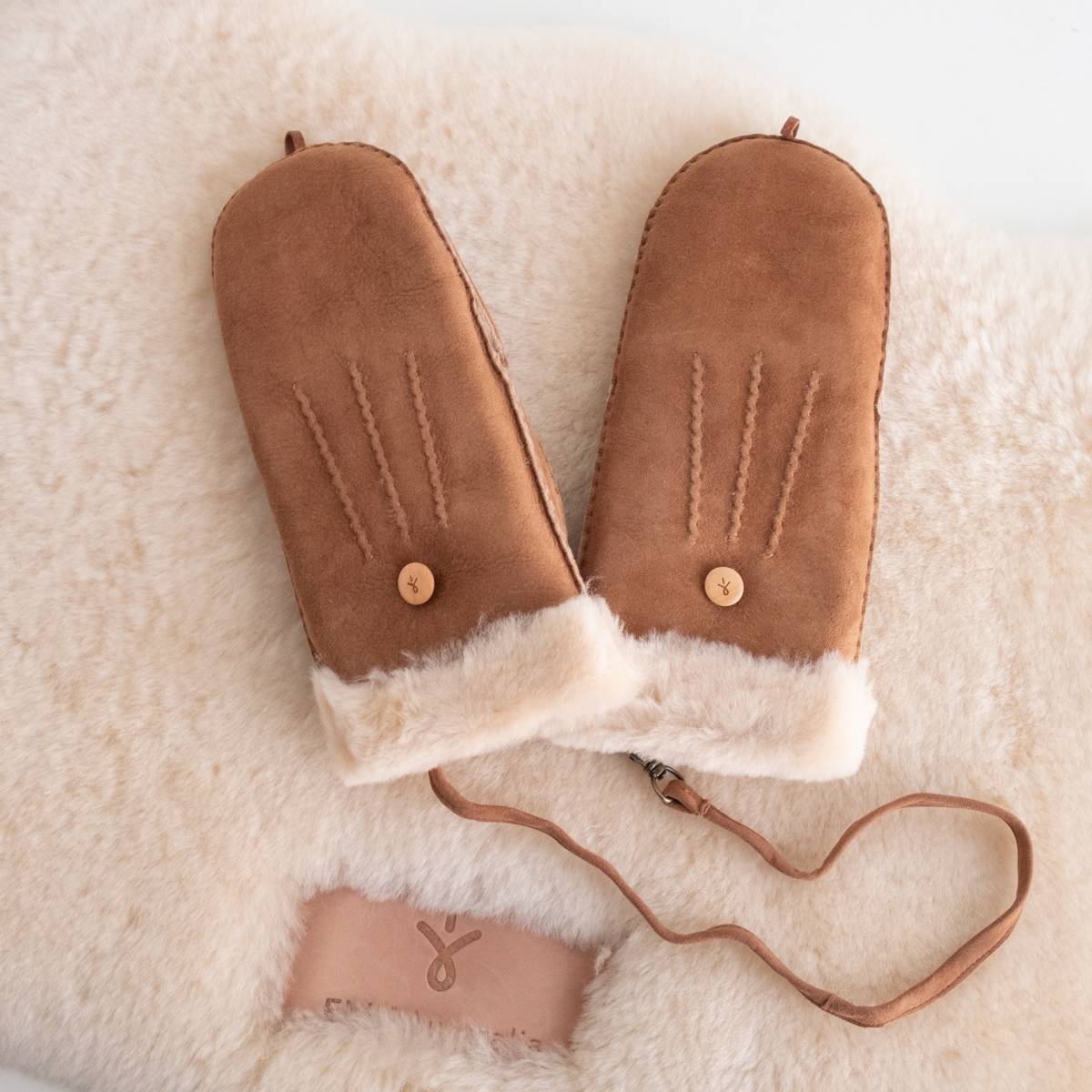 WOMEN EMU Australia Montana Mittens（2色）