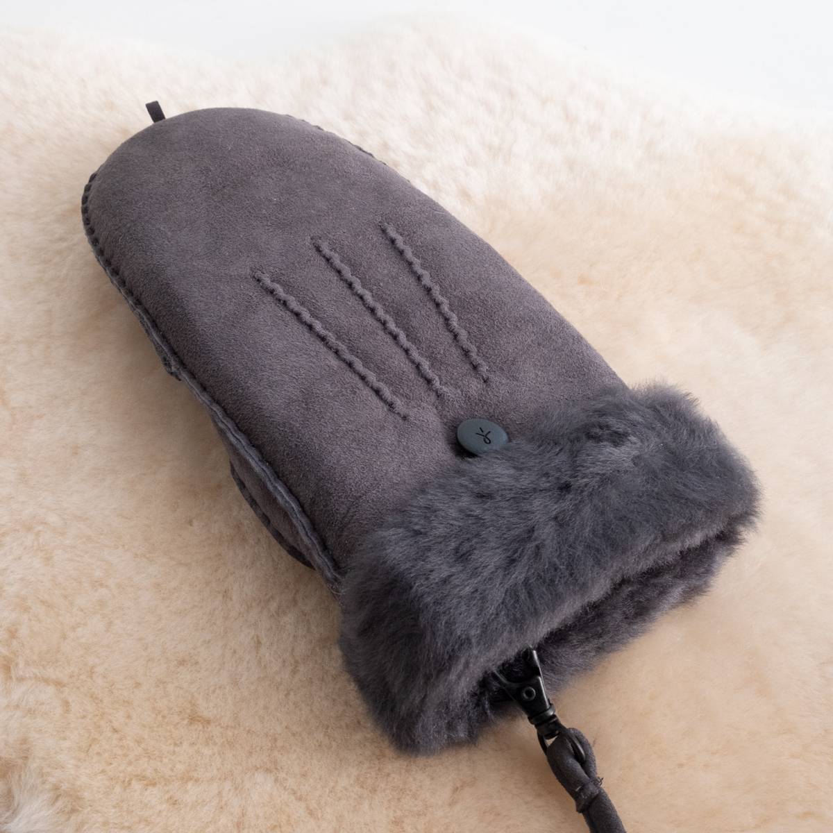WOMEN EMU Australia Montana Mittens（2色）