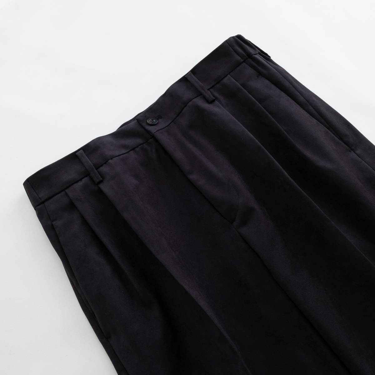 IRENISA TWO TUCKS WIDE PANTS(BLACK) | IRENISA (イレニサ) - 通販