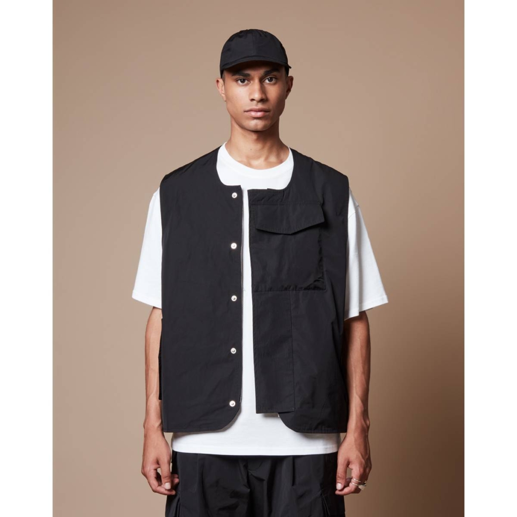 SS23-UVEST